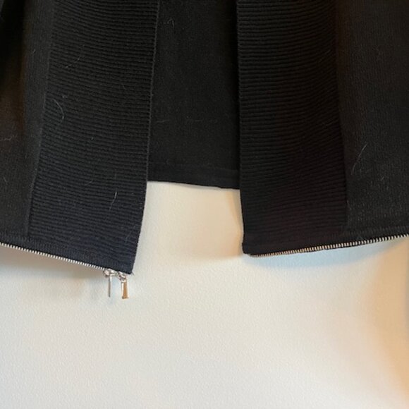 New, G.I.L.I.  long sleeved,Cardigan/crop sweater/ zipper detail, black, sz M - Picture 6 of 9